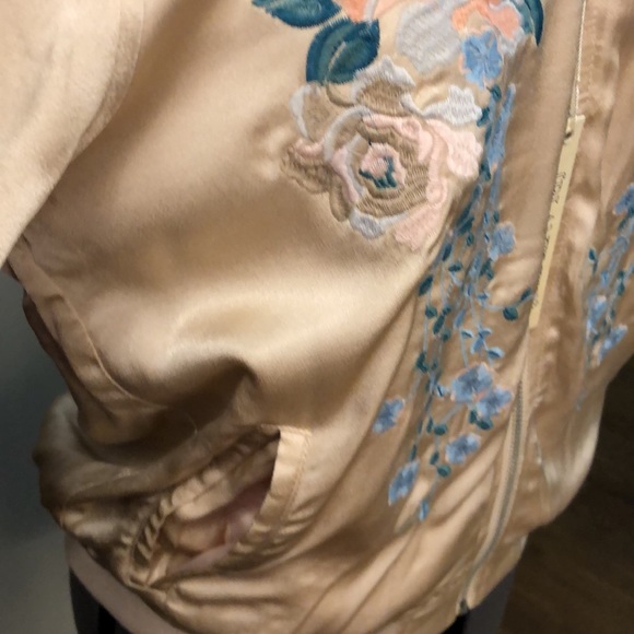 BLANK NYC Ladys Bomber Jacket Size S Blue and Pink Colored Roses Embroidered NWT - Picture 7 of 15